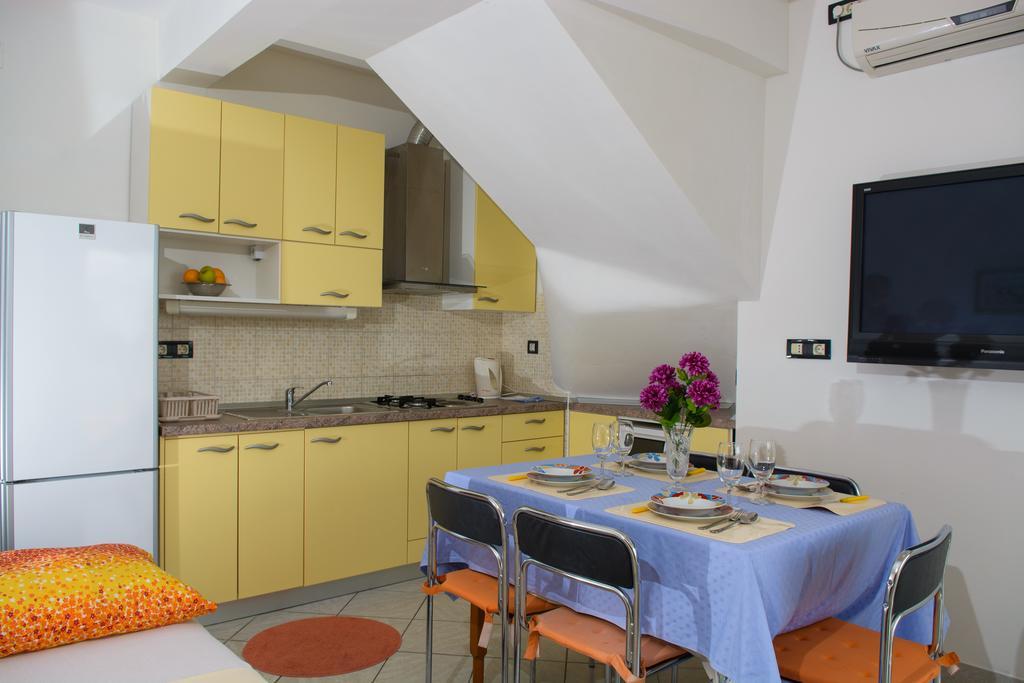 Apartments Jerkunica ロゴズニッツァ 部屋 写真