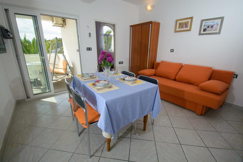 Apartments Jerkunica ロゴズニッツァ 部屋 写真